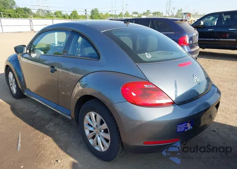2013 Volkswagen Beetle 2.5L Entry z USA, uszkodzony, nr VIN 3VWFP7AT0DM604980